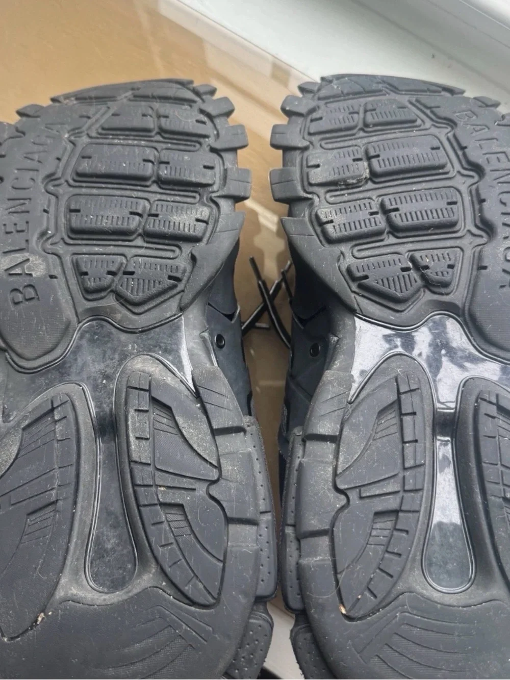 Men's size 44 Triple S